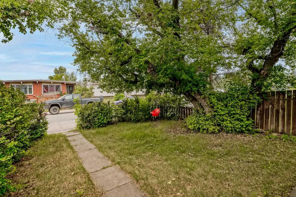 2240A 43 Street SE Calgary AB T2B 1H5