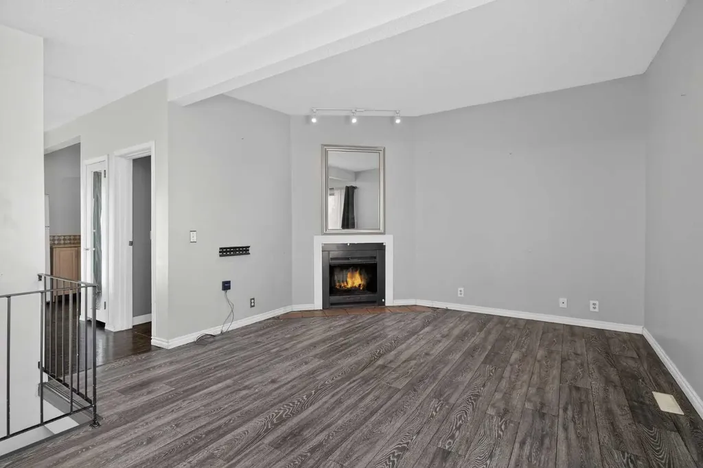2240A 43 Street SE Calgary AB T2B 1H5