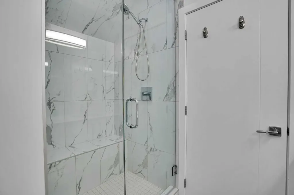 4012 Kovitz Lane NW Calgary AB T3B 6H3