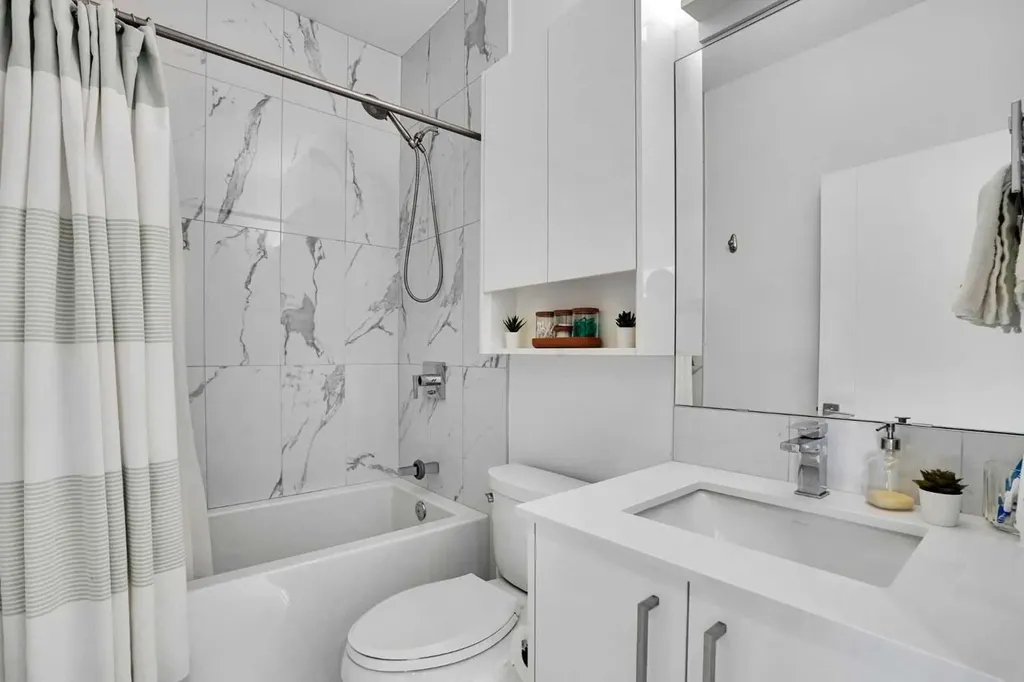 4012 Kovitz Lane NW Calgary AB T3B 6H3