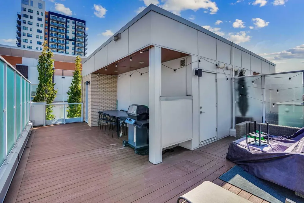4012 Kovitz Lane NW Calgary AB T3B 6H3