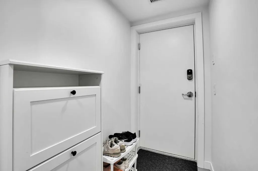 4012 Kovitz Lane NW Calgary AB T3B 6H3