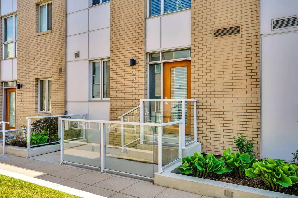 4012 Kovitz Lane NW Calgary AB T3B 6H3