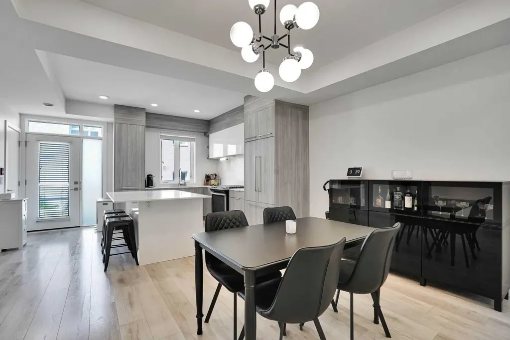 4012 Kovitz Lane NW Calgary AB T3B 6H3