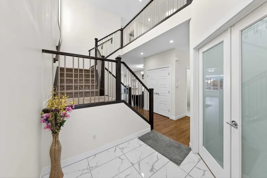 353 Nolanhurst Crescent NW Calgary AB T3R 0Z1