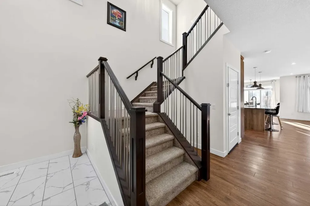 353 Nolanhurst Crescent NW Calgary AB T3R 0Z1