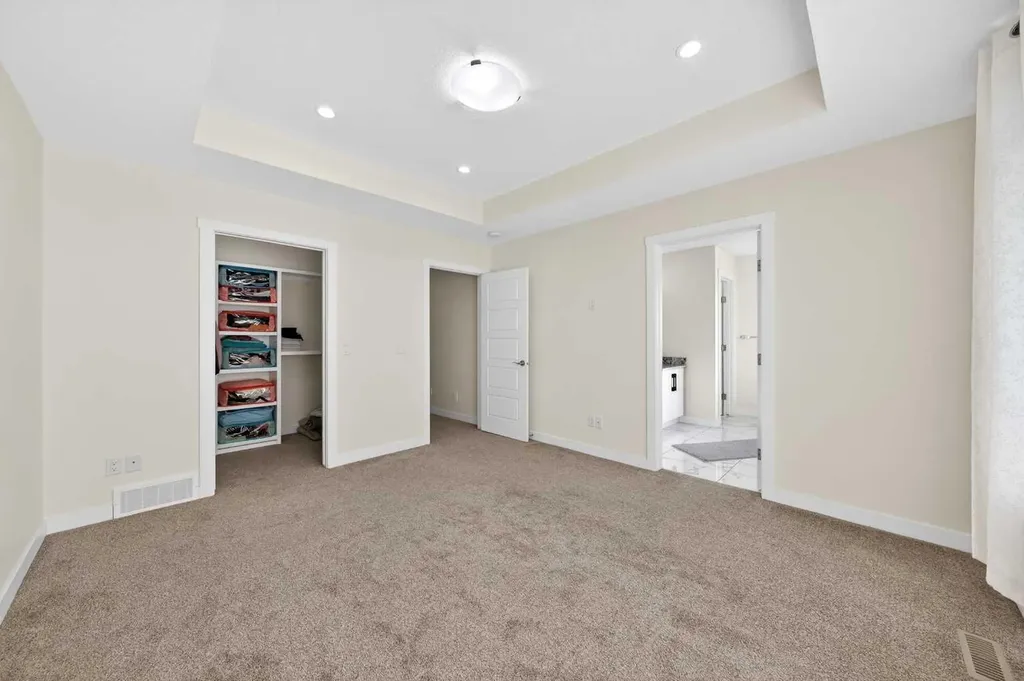 353 Nolanhurst Crescent NW Calgary AB T3R 0Z1