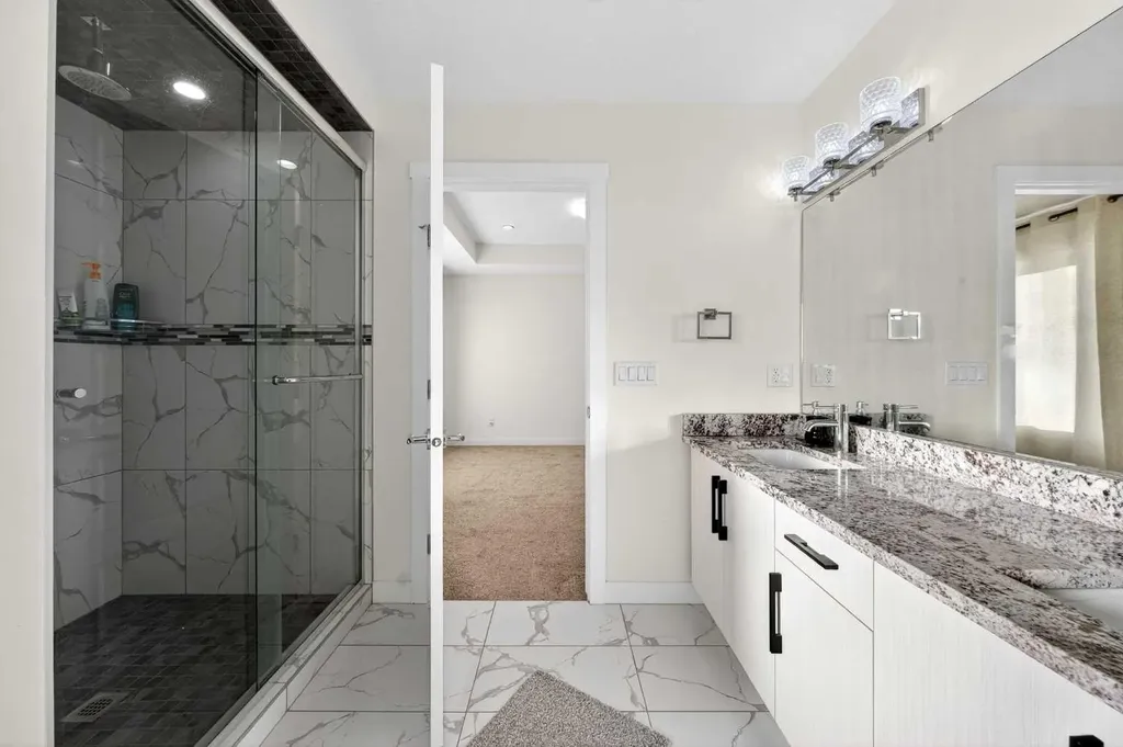 353 Nolanhurst Crescent NW Calgary AB T3R 0Z1