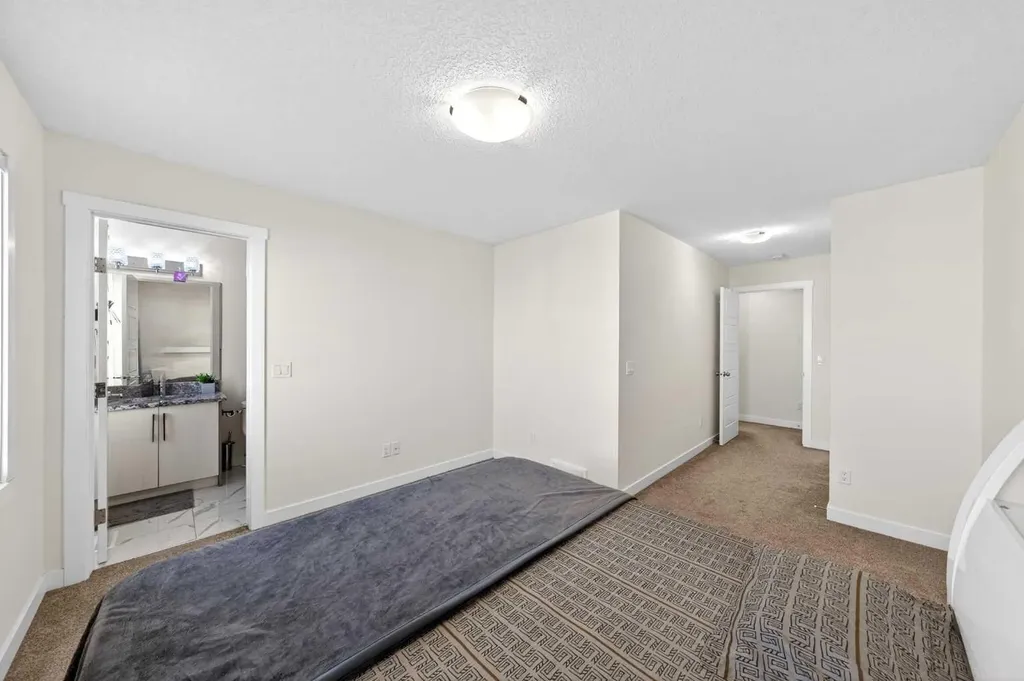 353 Nolanhurst Crescent NW Calgary AB T3R 0Z1