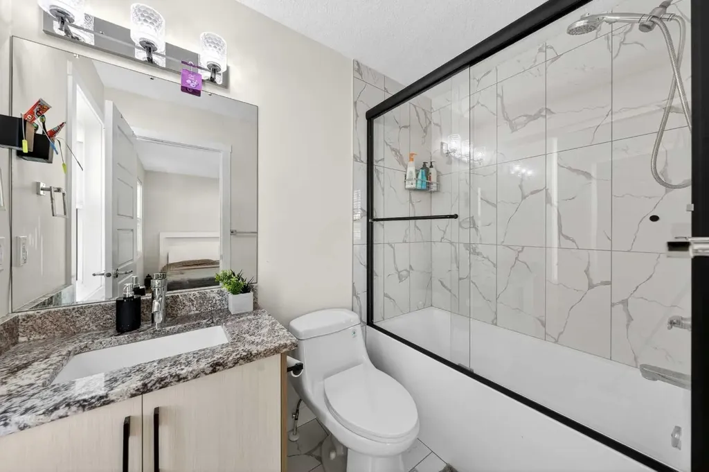353 Nolanhurst Crescent NW Calgary AB T3R 0Z1