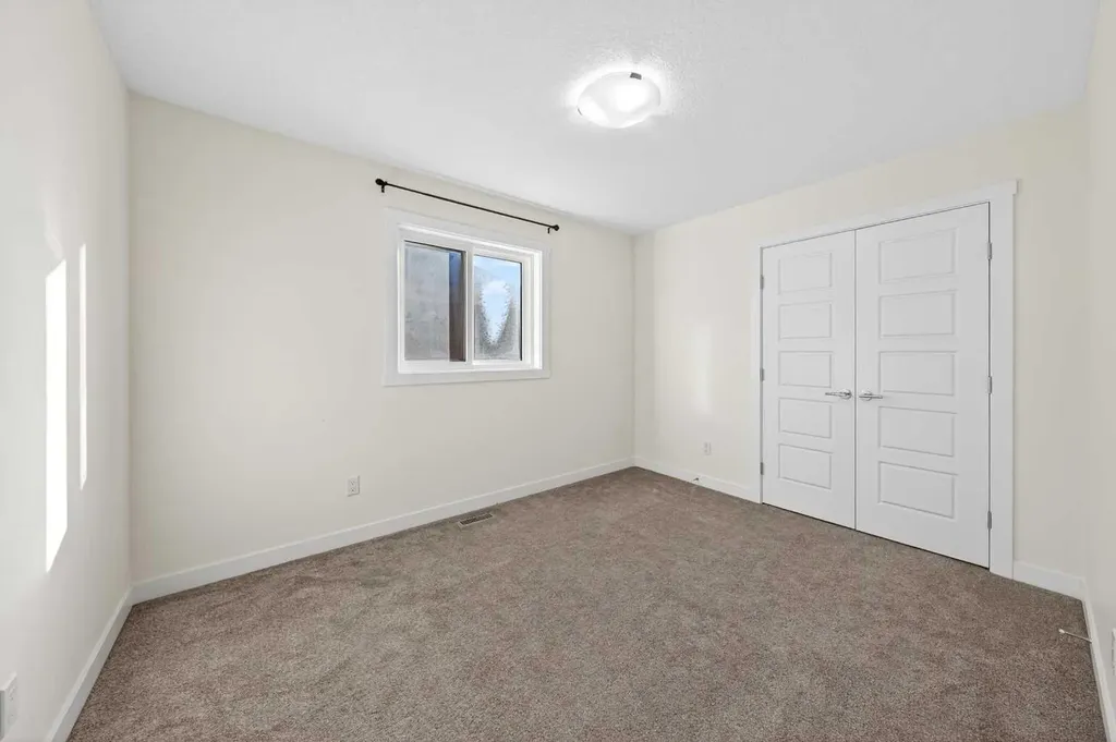 353 Nolanhurst Crescent NW Calgary AB T3R 0Z1