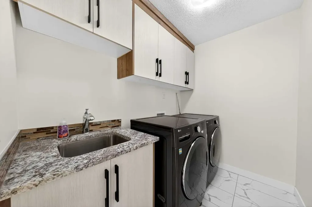 353 Nolanhurst Crescent NW Calgary AB T3R 0Z1