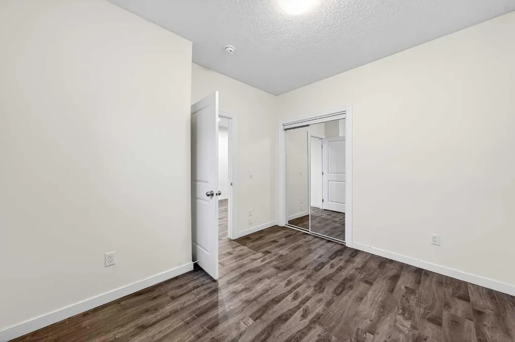 353 Nolanhurst Crescent NW Calgary AB T3R 0Z1