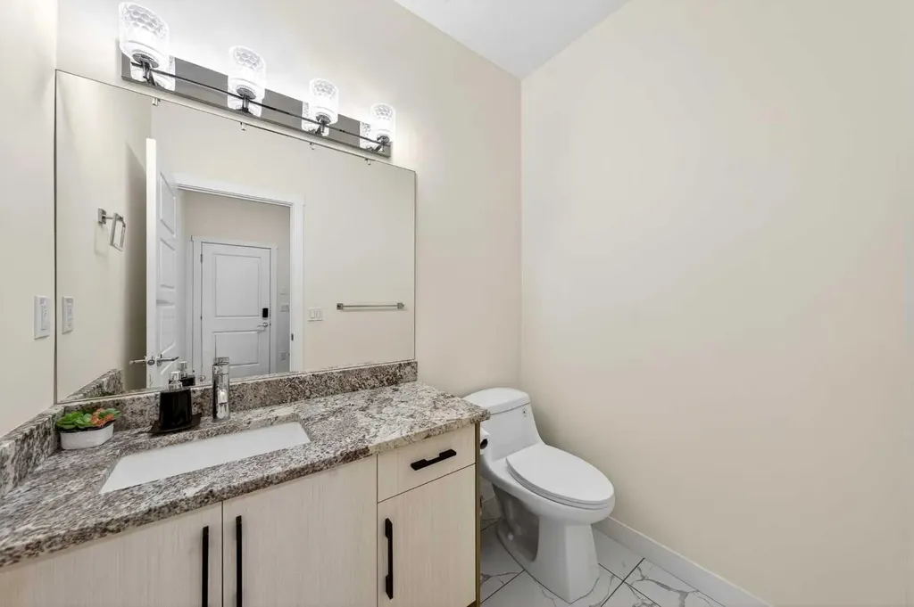353 Nolanhurst Crescent NW Calgary AB T3R 0Z1
