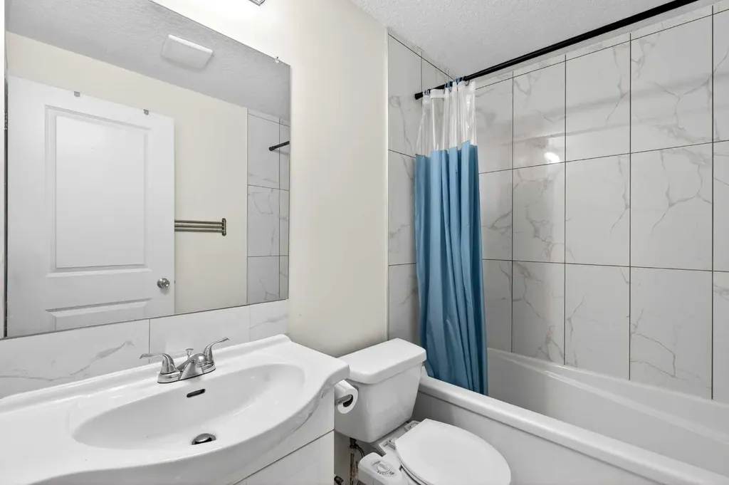 353 Nolanhurst Crescent NW Calgary AB T3R 0Z1