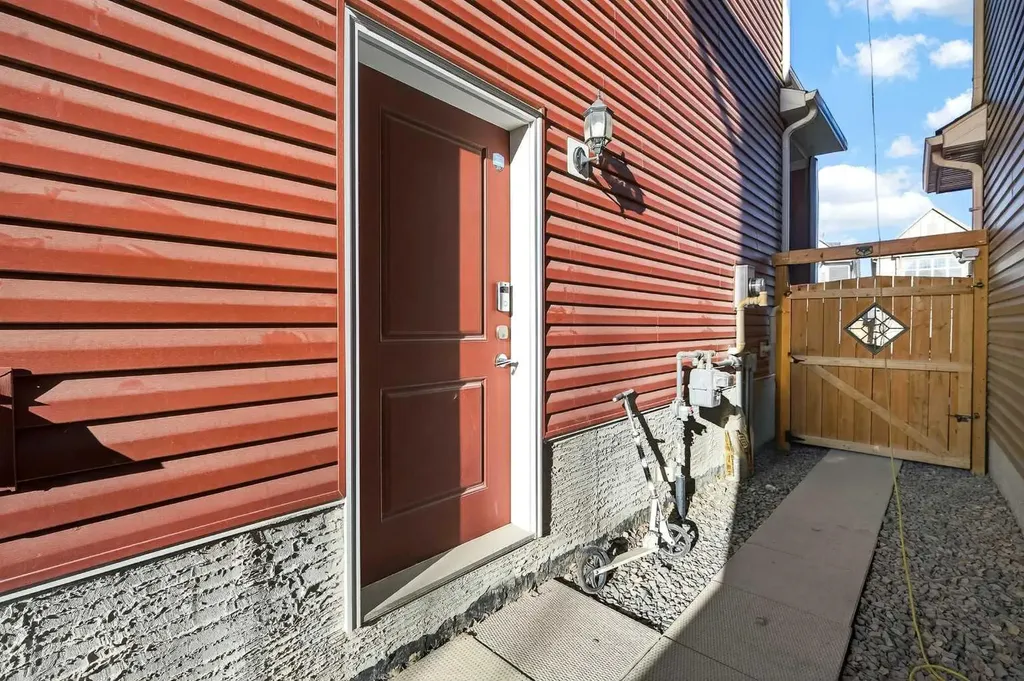353 Nolanhurst Crescent NW Calgary AB T3R 0Z1