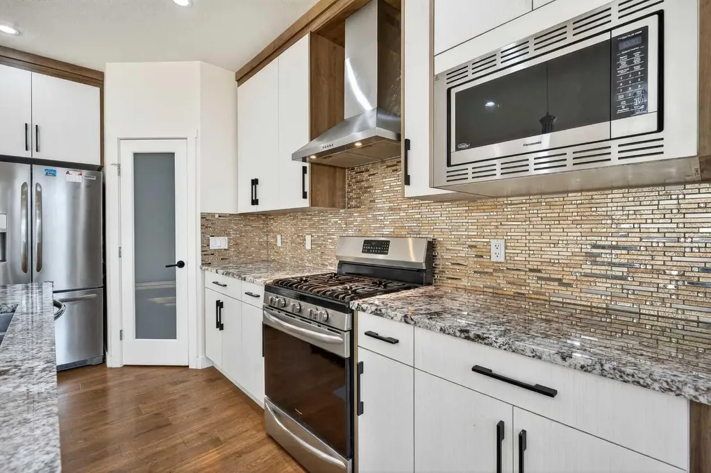 353 Nolanhurst Crescent NW Calgary AB T3R 0Z1