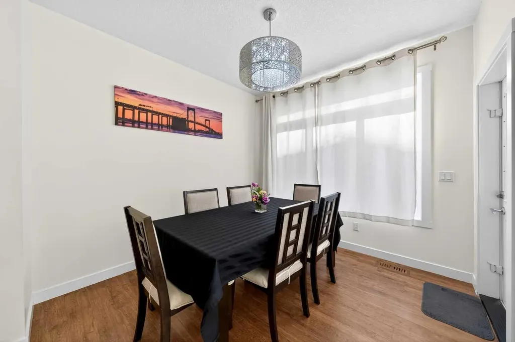 353 Nolanhurst Crescent NW Calgary AB T3R 0Z1