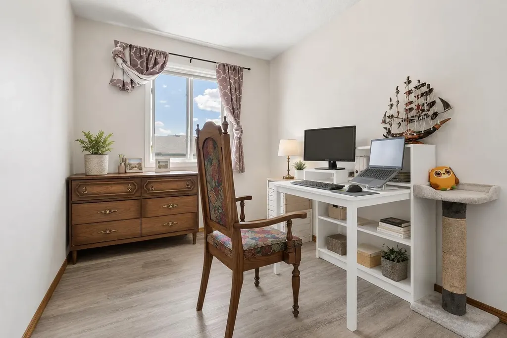 222 Anderson Grove SW Calgary AB T2W 6H7