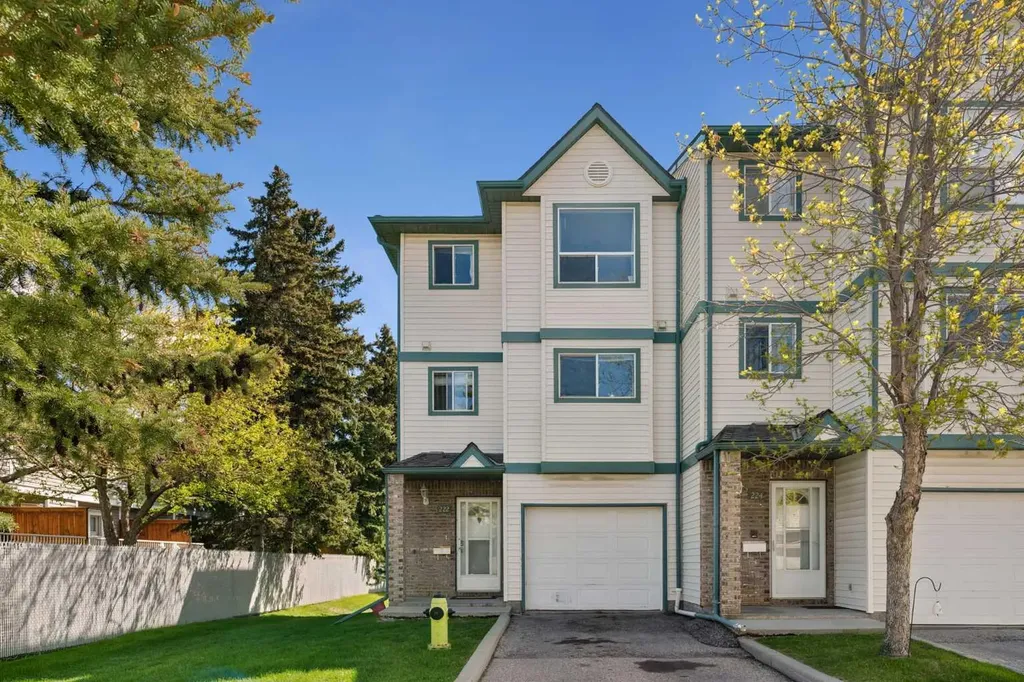 222 Anderson Grove SW Calgary AB T2W 6H7