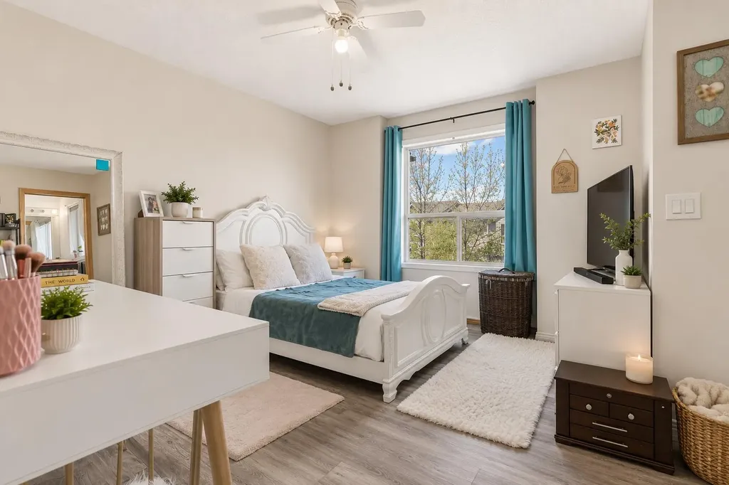 222 Anderson Grove SW Calgary AB T2W 6H7