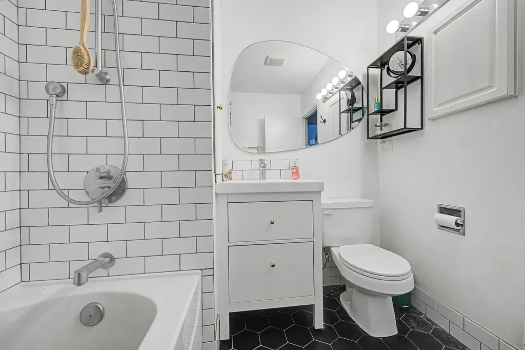 633 Regal Park NE Calgary AB T2E 0S6