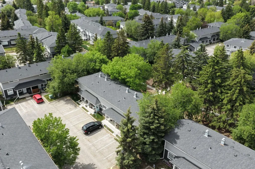 633 Regal Park NE Calgary AB T2E 0S6