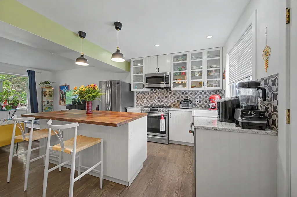 633 Regal Park NE Calgary AB T2E 0S6