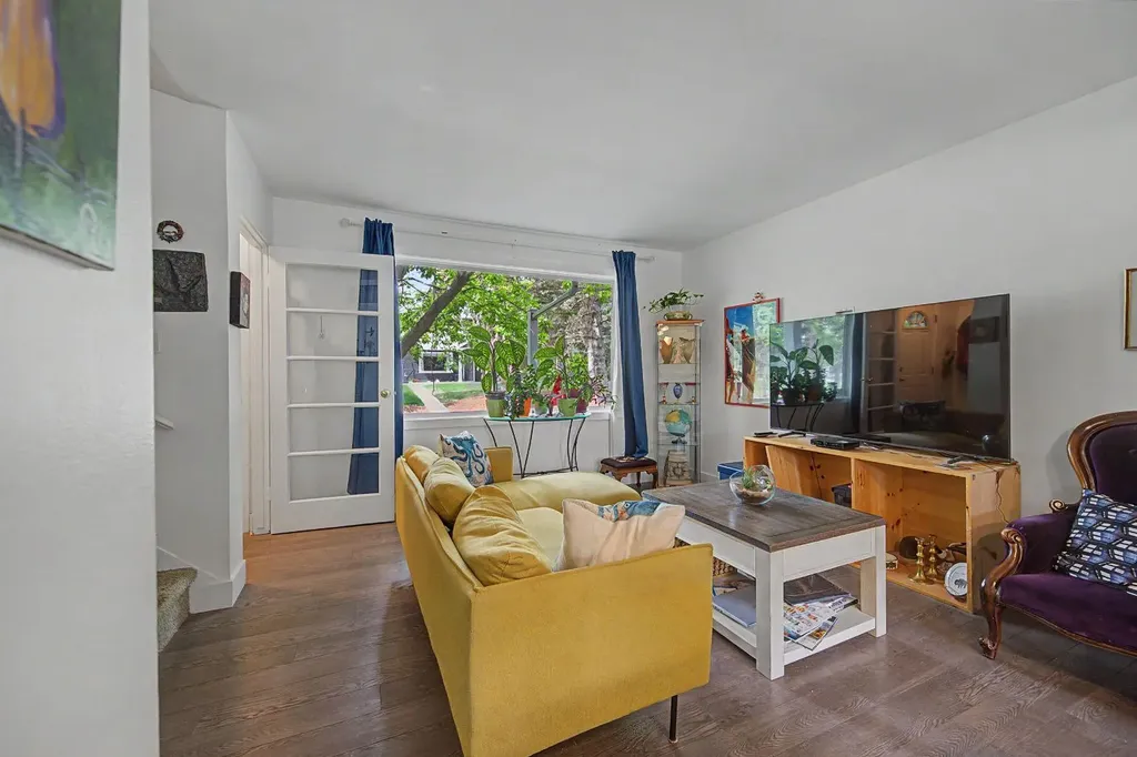 633 Regal Park NE Calgary AB T2E 0S6