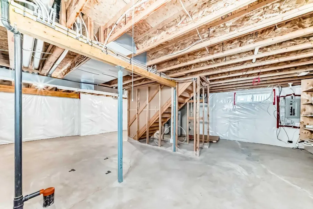 24 Evanscove Heights NW Calgary AB T3P 1G1