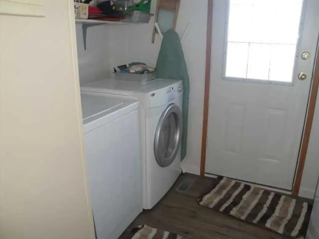 3307 31st Street S Lethbridge AB T1K 7K3