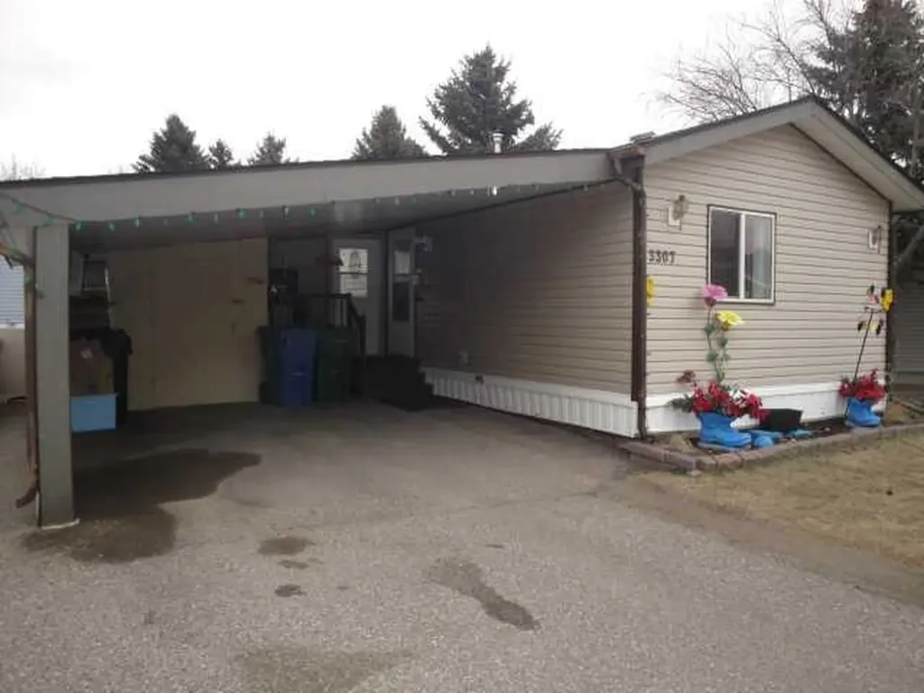 3307 31st Street S Lethbridge AB T1K 7K3