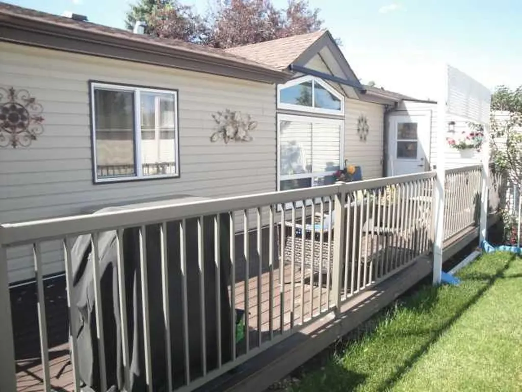 3307 31st Street S Lethbridge AB T1K 7K3