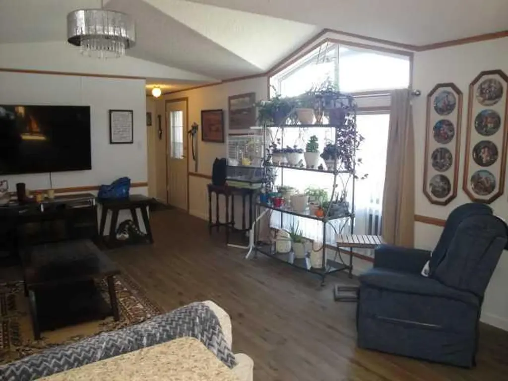 3307 31st Street S Lethbridge AB T1K 7K3