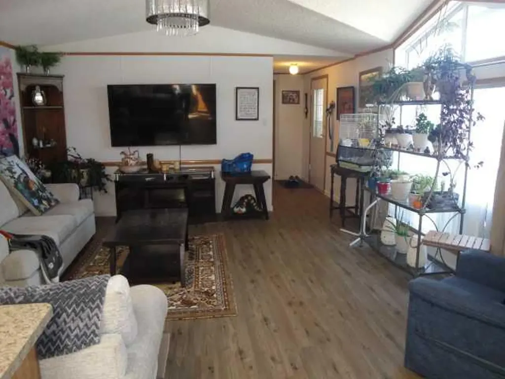 3307 31st Street S Lethbridge AB T1K 7K3