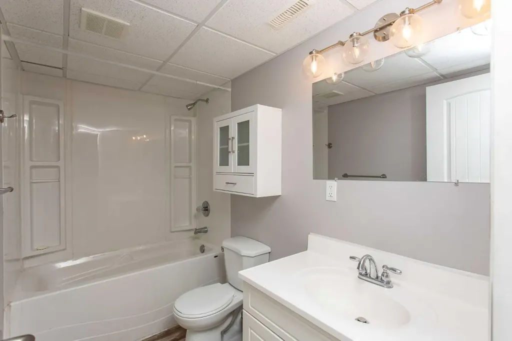 5 Henderson Close Penhold AB T0M 1R0