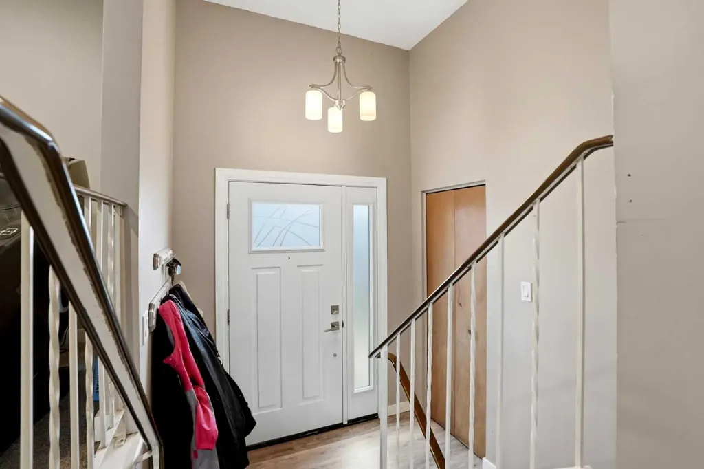 3056 32a Street SE Calgary AB T2B0T3