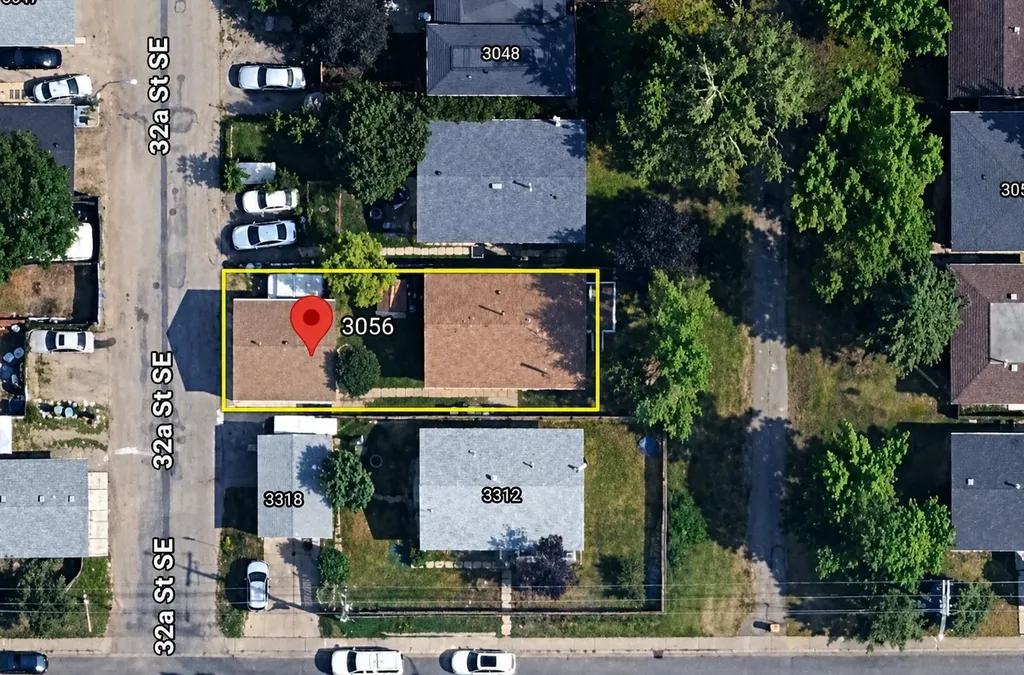 3056 32a Street SE Calgary AB T2B0T3