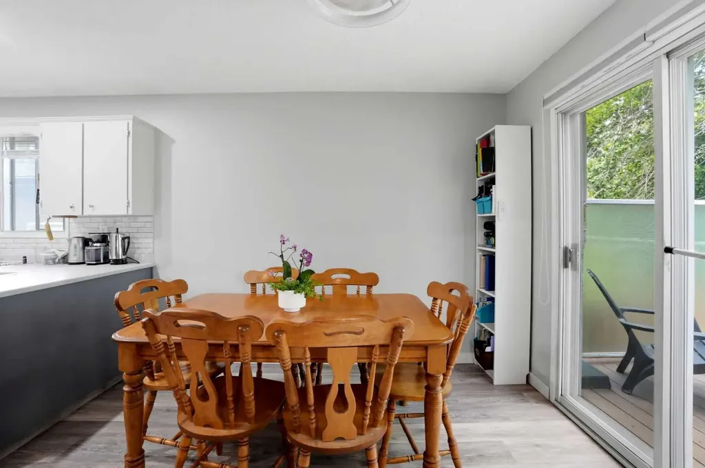 3056 32a Street SE Calgary AB T2B0T3