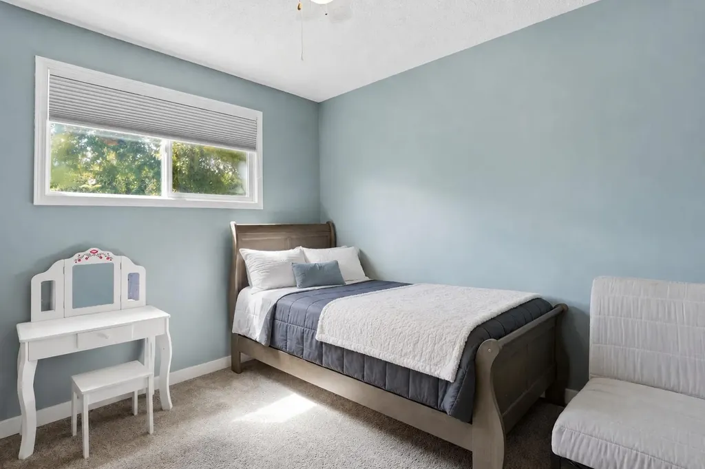 3056 32a Street SE Calgary AB T2B0T3