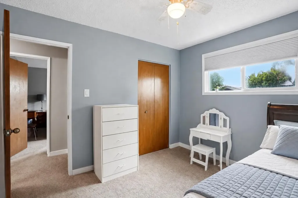 3056 32a Street SE Calgary AB T2B0T3