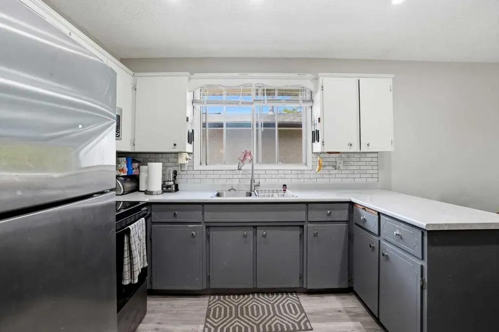 3056 32a Street SE Calgary AB T2B0T3