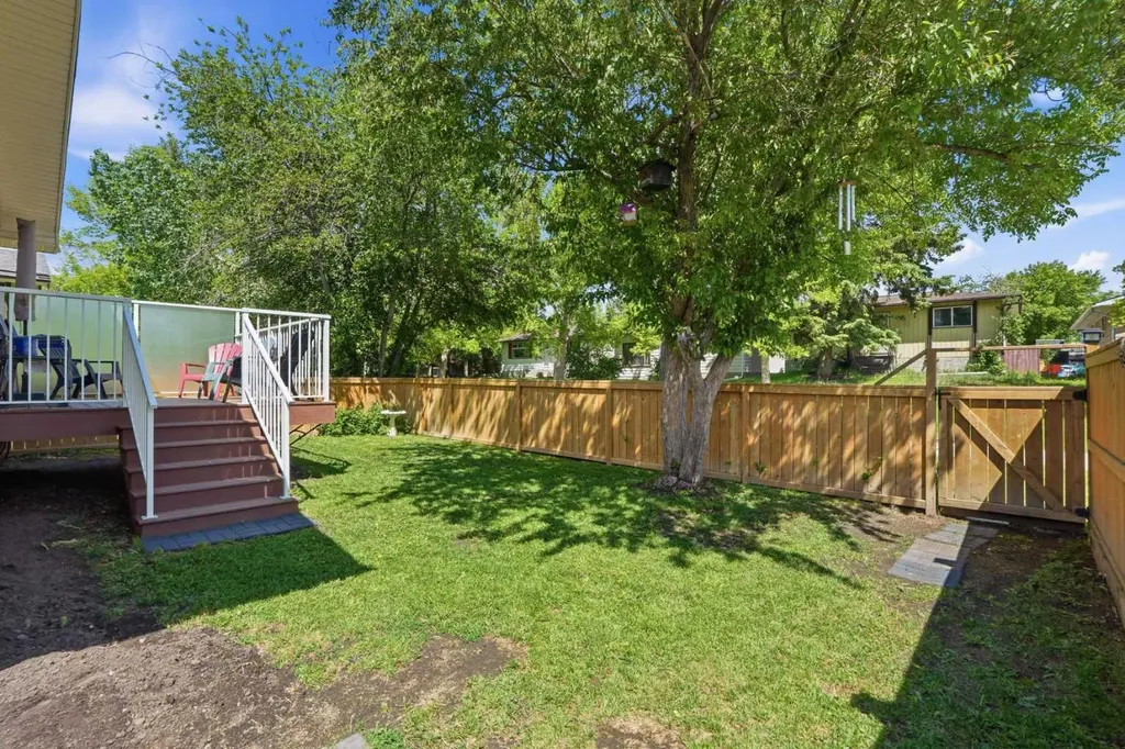 3056 32a Street SE Calgary AB T2B0T3