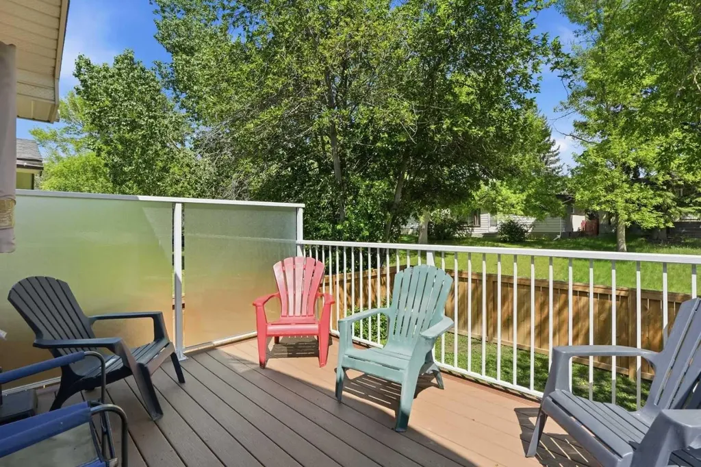 3056 32a Street SE Calgary AB T2B0T3