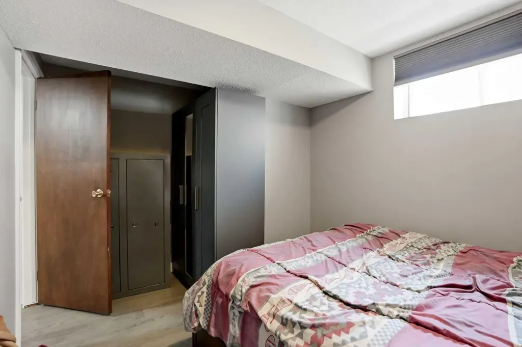 3056 32a Street SE Calgary AB T2B0T3