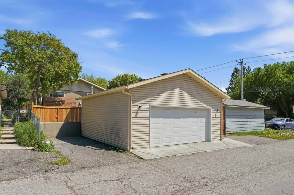 3056 32a Street SE Calgary AB T2B0T3