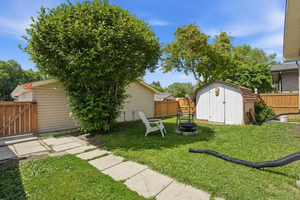 3056 32a Street SE Calgary AB T2B0T3