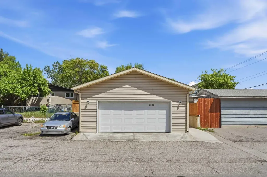 3056 32a Street SE Calgary AB T2B0T3