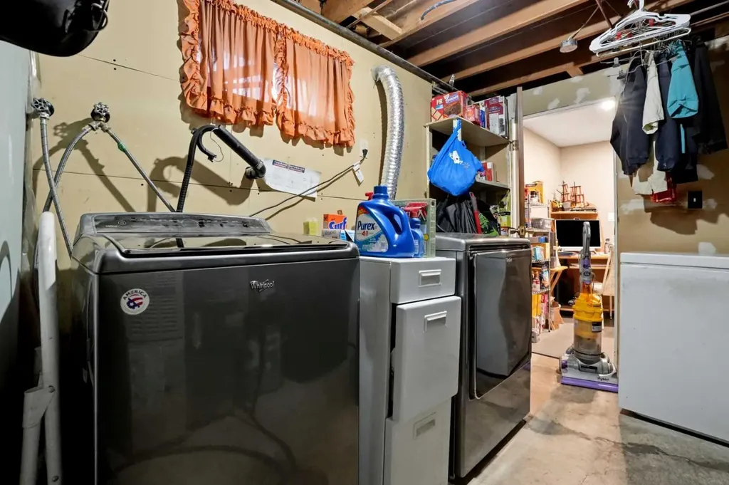 3056 32a Street SE Calgary AB T2B0T3