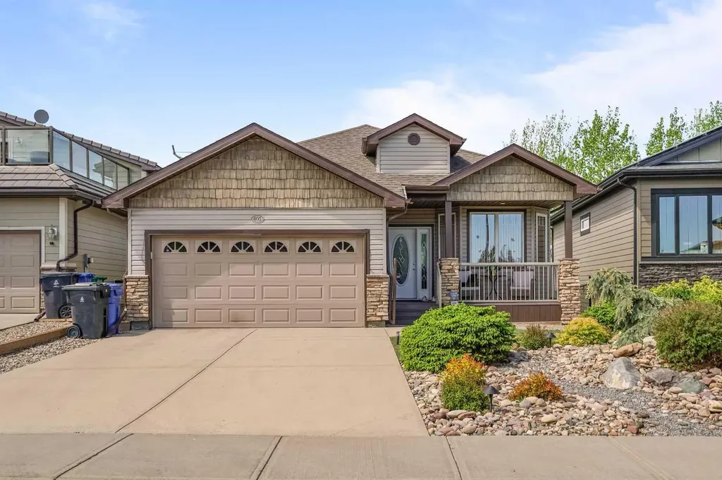 605 Sunridge Crescent W Lethbridge AB T1J 0T4